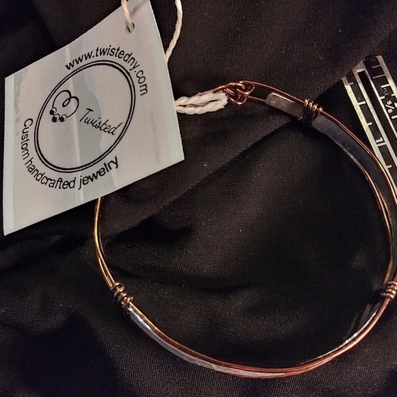 Hand hammered aluminum and copper bangle - Picture 2 of 3